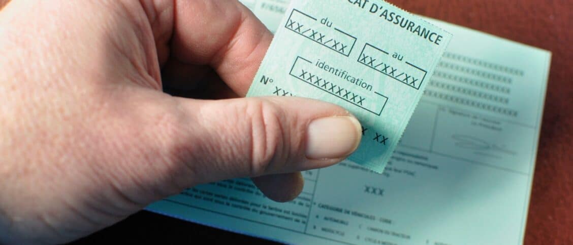 La vignette verte, c'est le certificat d'assurance automobile