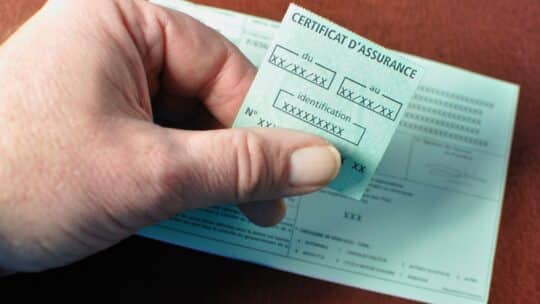 La vignette verte, c'est le certificat d'assurance automobile